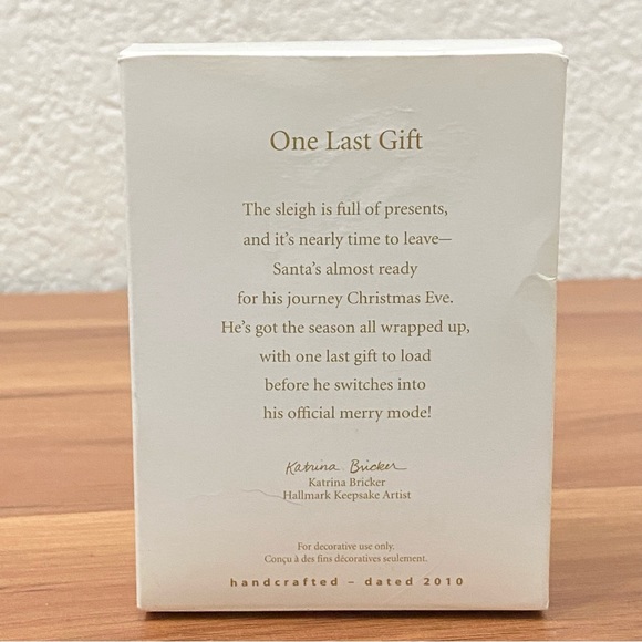 2010 HALLMARK Keepsake One Last Gift AA Santa Christmas Tree Ornament - Picture 4 of 12